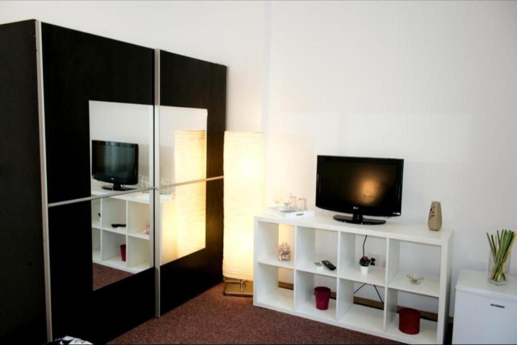 Appartamento Studio Central Calea Victoriei Bucarest Esterno foto